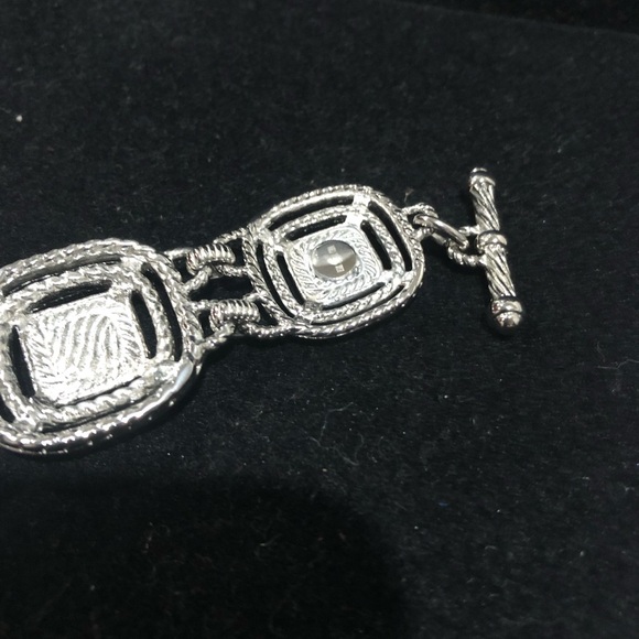 Emma Skye DSMK stainless steel pave crystal bracelet gold trim toggle 7 inch - Picture 5 of 7